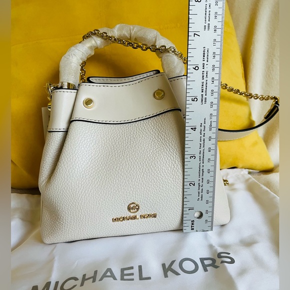 NWT Micheal Kors Rosie Small Ring Bucket Shoulder/Crossbody Bag with Dust bag. - Picture 15 of 15